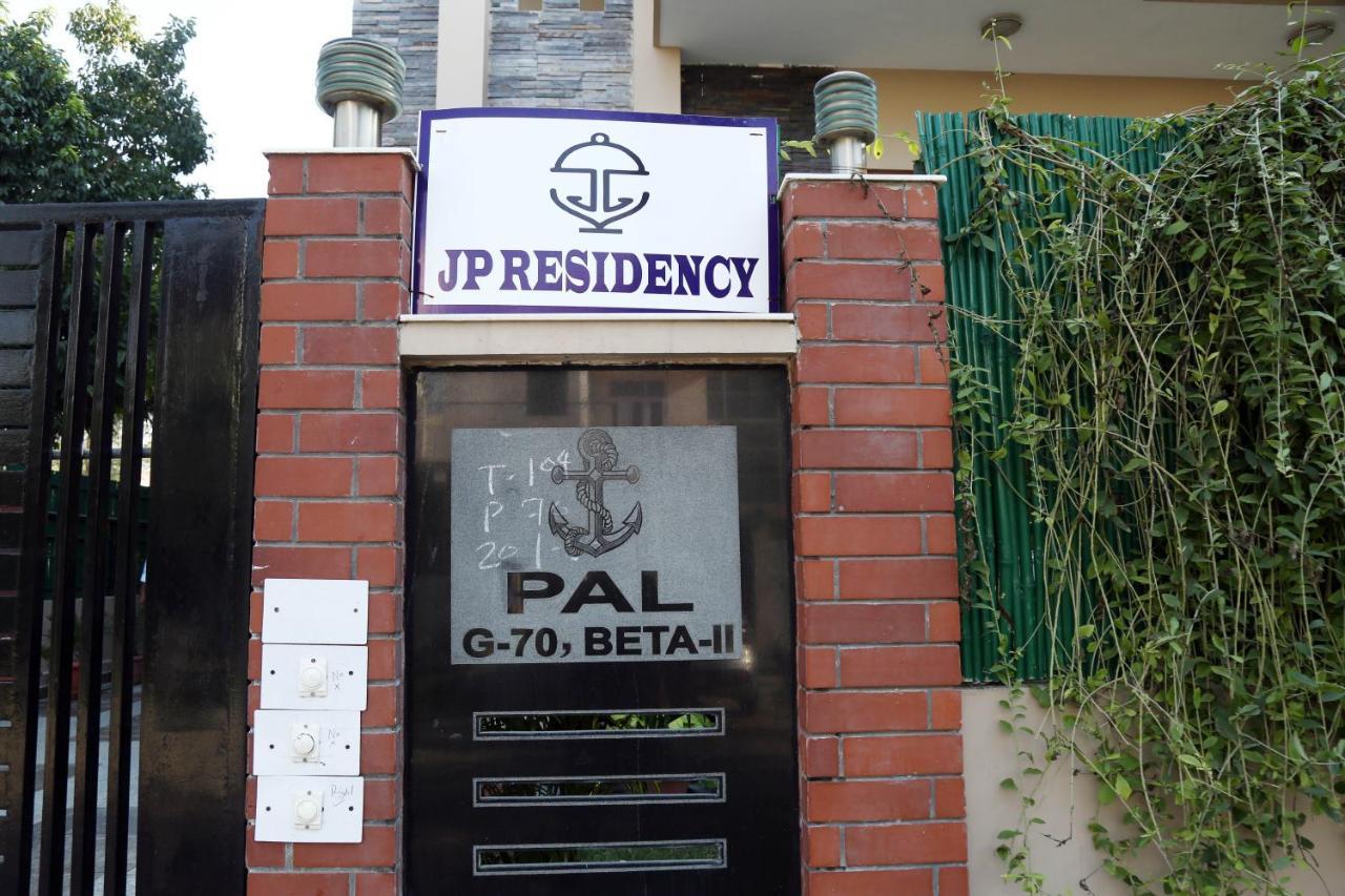 Готель J P Residency Велика Нойда Екстер'єр фото